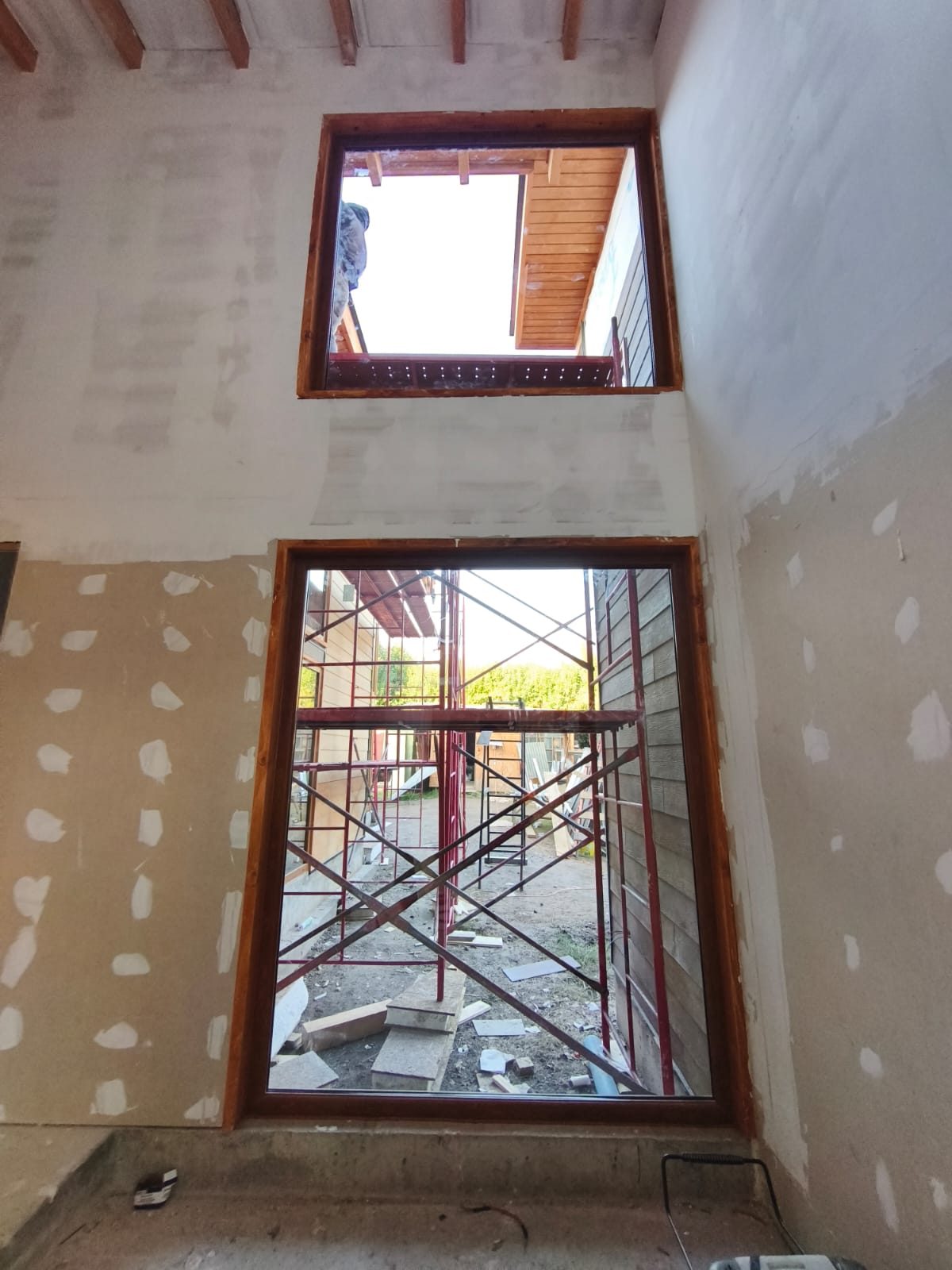 Ventanas en doble altura, en obra