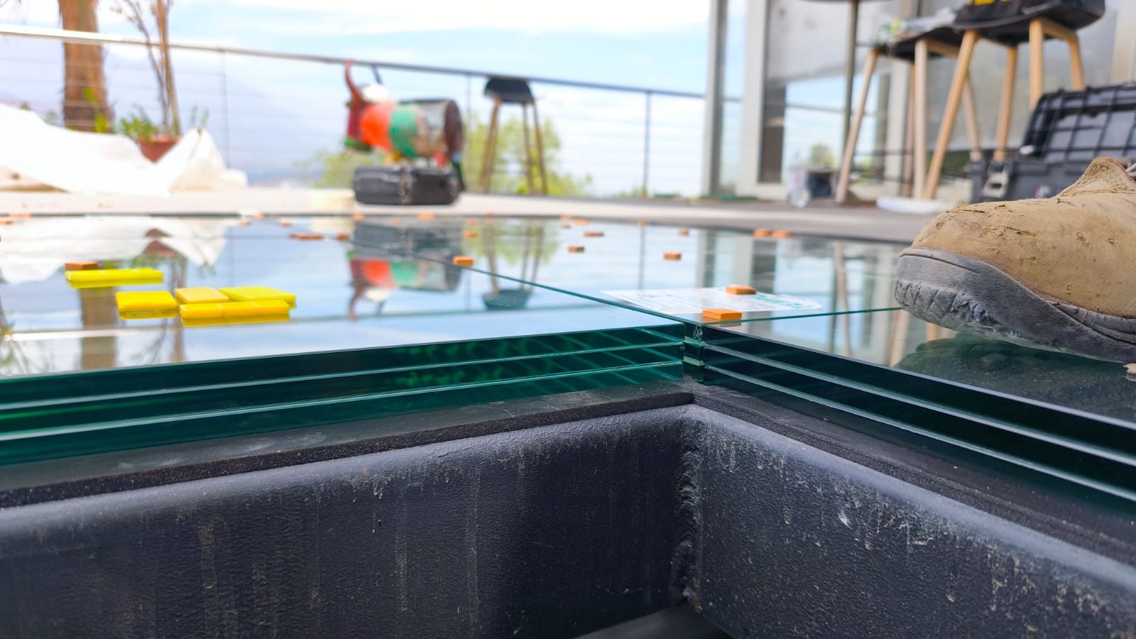 Detalle de cristal laminado multicapa