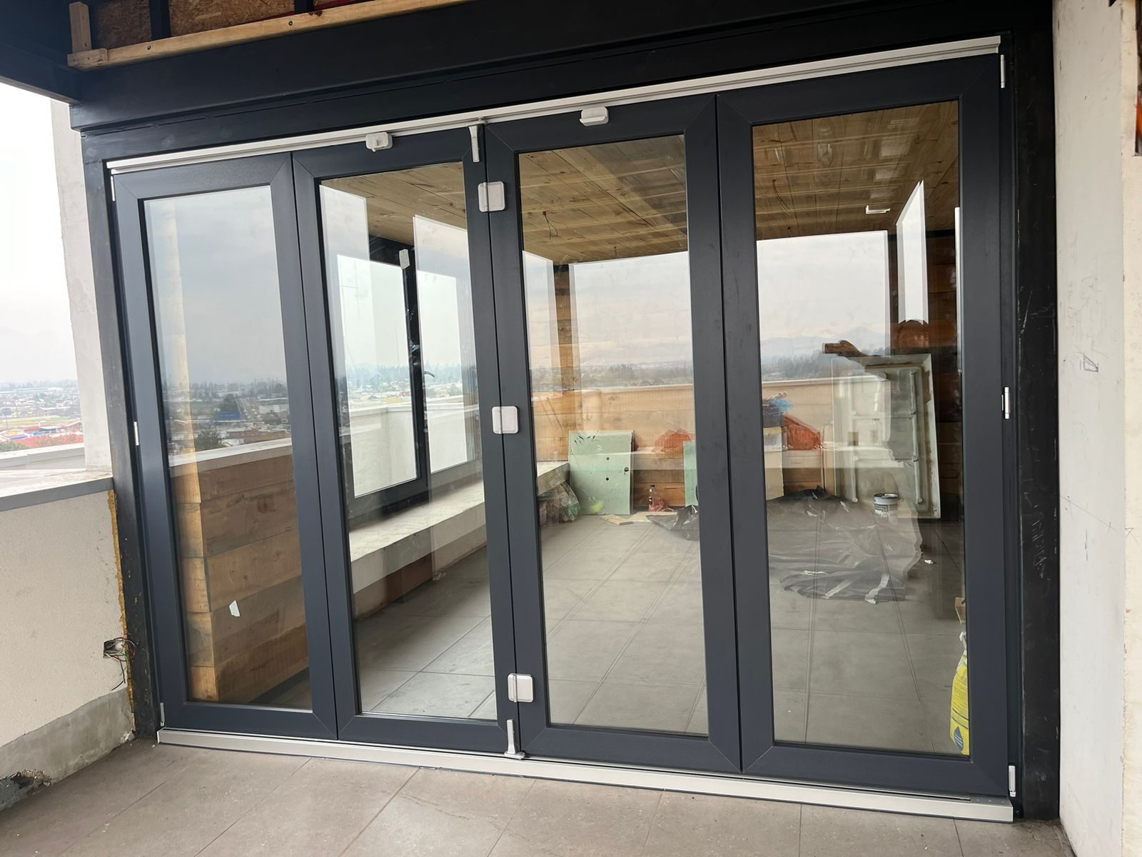 Puerta plegable de PVC antracita