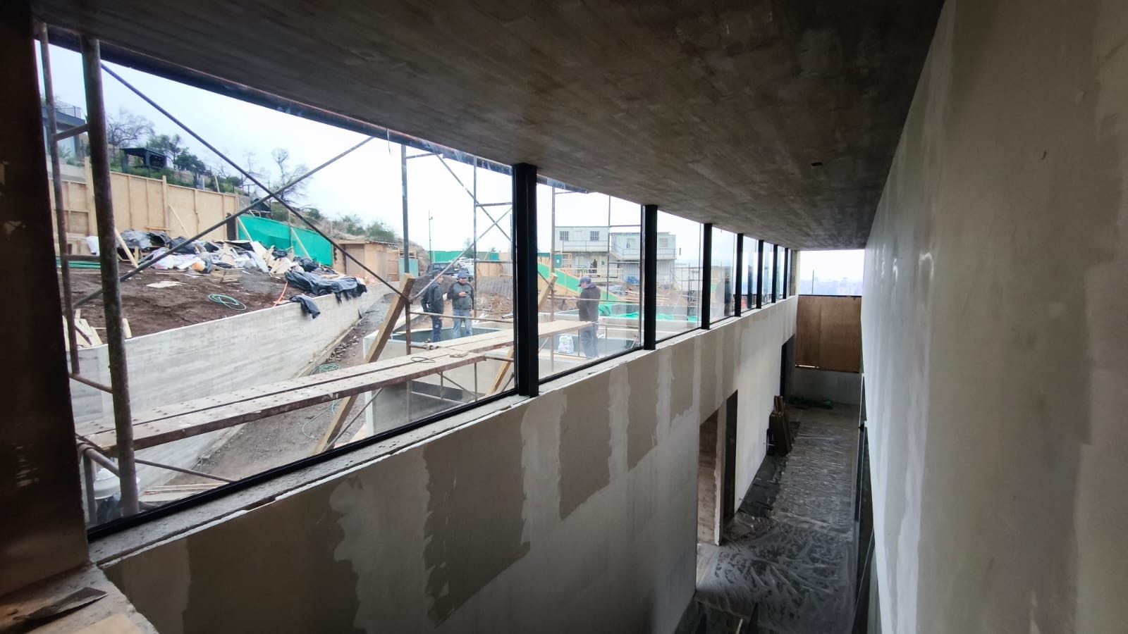 Ventanas corridas en doble altura